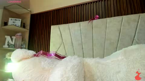 amara_brunet online show from January 14, 1:39 pm