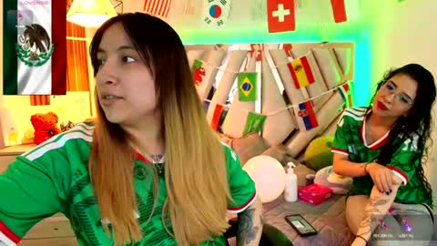 Snapshot of amara_davis1 chatting on June 19, 1:21 am amara_davis1 online show from June 19, 1:21 am