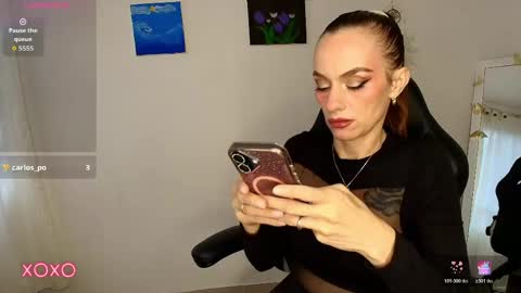 Snapshot of amara_fey chatting on May 17, 10:28 pm Amara Fey online show from May 17, 10:28 pm