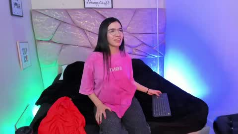 Snapshot of amara_velle chatting on April 17, 1:14 pm amara velle online show from April 17, 1:14 pm