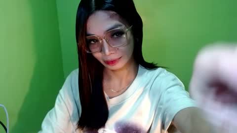 BELLA online show from July 12, 8:33 pm