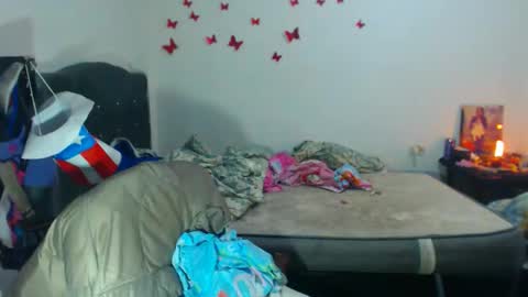 Snapshot of amararoberts08 chatting on October 5, 7:01 pm Amara Julia online show from October 5, 7:01 pm