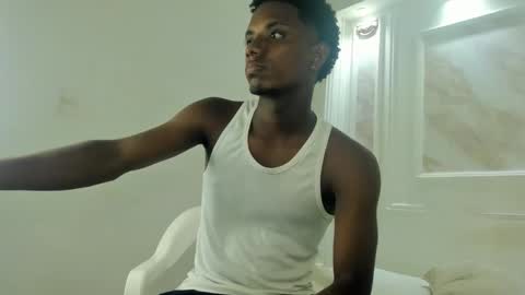 Snapshot of amare_25 chatting on October 6, 8:17 pm Amare online show from October 6, 8:17 pm