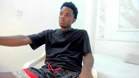 Snapshot of amare_25 chatting on October 16, 7:37 pm Amare online show from October 16, 7:37 pm