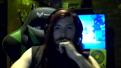 Snapshot of amaru_bf_experience chatting on November 27, 2:02 am Amaru online show from November 27, 2:02 am