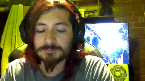 Snapshot of amaru_bf_experience chatting on December 4, 1:59 am Amaru online show from December 4, 1:59 am