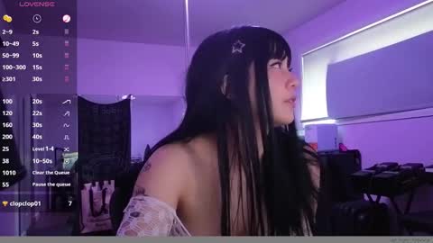 leash online show from March 25, 1:22 am