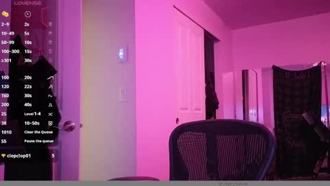 leash online show from April 9, 5:51 am