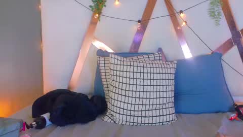 Snapshot of amatistasky__ chatting on June 6, 4:44 pm AMATISTA online show from June 6, 4:44 pm