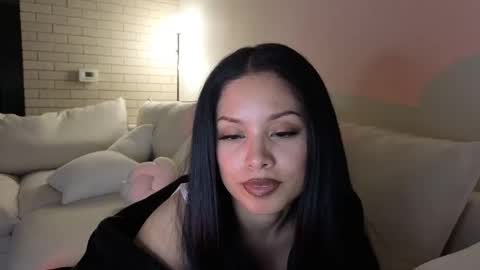 amaya_floress online show from April 2, 5:49 am