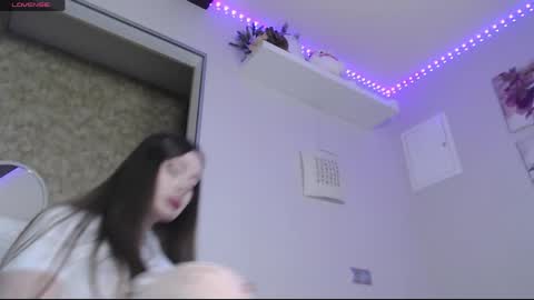 amazing_agness online show from April 29, 9:02 am