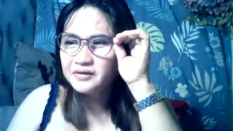 Snapshot of amazing_angel22 chatting on June 16, 1:41 am amazing angel online show from June 16, 1:41 am