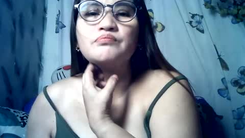 Snapshot of amazing_angel22 chatting on June 22, 9:17 am amazing angel online show from June 22, 9:17 am