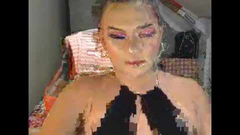 Snapshot of amazingdollshemale chatting on October 28, 10:08 am amazingdollshemale online show from October 28, 10:08 am