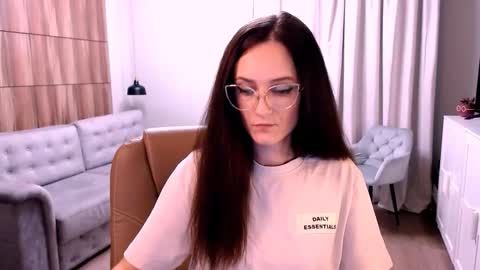 Snapshot of amazingeyes89 chatting on October 24, 10:44 am Izza online show from October 24, 10:44 am