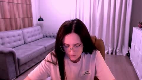 Izza online show from April 19, 1:21 pm