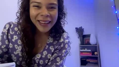 Snapshot of amazoniacaramel chatting on June 13, 12:19 am Sonie online show from June 13, 12:19 am