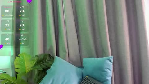 Snapshot of ambar_devon chatting on February 4, 7:09 pm online show from February 4, 7:09 pm