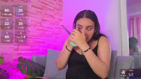 Snapshot of ambar_devon chatting on February 21, 7:04 pm online show from February 21, 7:04 pm