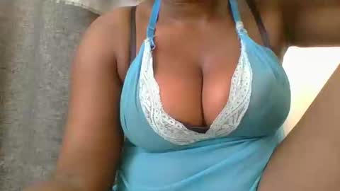 Mia online show from January 8, 12:15 pm