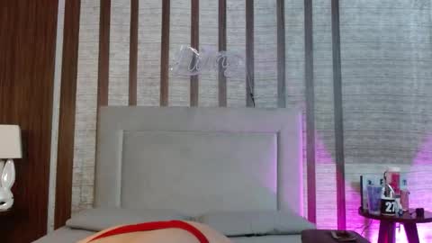 Snapshot of ambar_jonesx chatting on October 18, 11:33 am Ambar Jones online show from October 18, 11:33 am