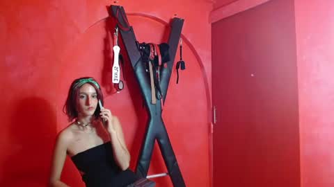 Snapshot of ambar_roux1 chatting on March 1, 5:16 pm ambar_roux1 online show from March 1, 5:16 pm