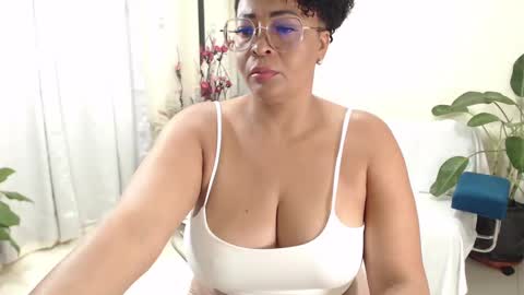  Amber Sofhia  online show from February 18, 9:09 pm