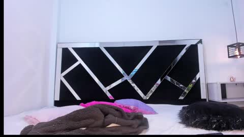   online show from February 4, 3:33 am