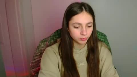 Snapshot of amber__r chatting on February 3, 8:30 am Amber online show from February 3, 8:30 am