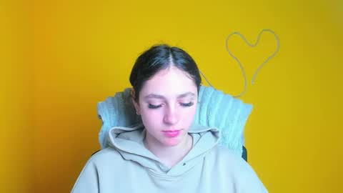 Amber online show from April 10, 11:15 am