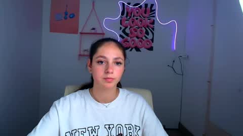Snapshot of amber__r chatting on June 30, 11:11 am Amber online show from June 30, 11:11 am