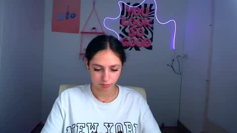 Snapshot of amber__r chatting on July 1, 5:20 am Amber online show from July 1, 5:20 am