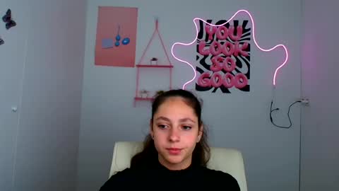 Snapshot of amber__r chatting on July 7, 6:58 am Amber online show from July 7, 6:58 am