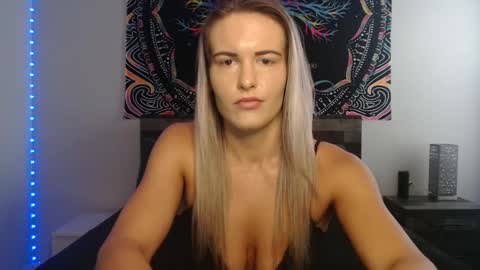 Snapshot of amber__xoxo chatting on October 6, 1:52 pm Amber online show from October 6, 1:52 pm