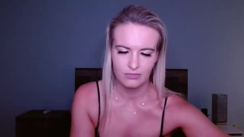 Amber online show from April 20, 2:31 pm