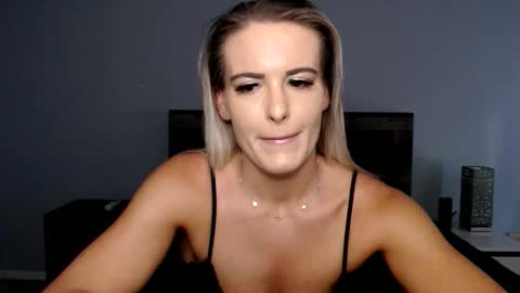 Amber online show from June 7, 2:32 pm