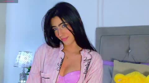 amber_bull online show from May 23, 10:19 am
