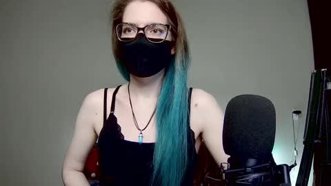 Snapshot of amber_candyfloss chatting on January 1, 12:21 am Amber non-nude model online show from January 1, 12:21 am