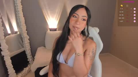 amber_curly online show from December 9, 4:47 pm