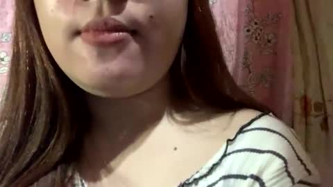 Snapshot of amber_kaye chatting on February 23, 6:49 pm lars online show from February 23, 6:49 pm