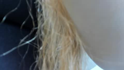 Snapshot of amber_kiss_ chatting on April 18, 6:34 pm Emily online show from April 18, 6:34 pm