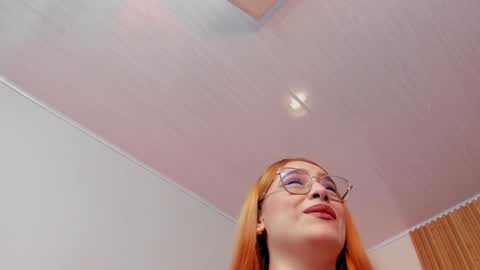Snapshot of amber_kiss_ chatting on May 22, 6:57 pm Emily online show from May 22, 6:57 pm