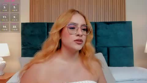 Snapshot of amber_kiss_ chatting on June 13, 6:28 pm Emily online show from June 13, 6:28 pm