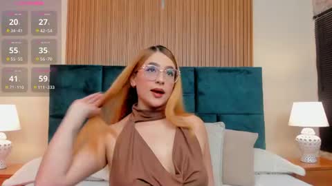 Snapshot of amber_kiss_ chatting on July 18, 7:17 pm Emily online show from July 18, 7:17 pm