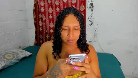 Snapshot of amber_lee20 chatting on February 14, 7:10 pm LUISA online show from February 14, 7:10 pm