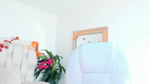 Michell  online show from October 16, 5:03 pm