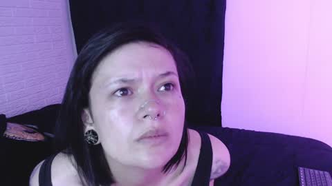 Snapshot of amber_rouss chatting on December 5, 3:37 am ROUSS online show from December 5, 3:37 am