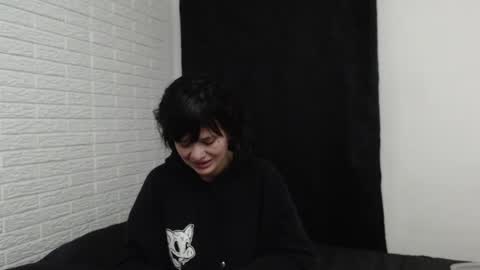 Snapshot of amber_rouss chatting on February 21, 3:23 am ROUSS online show from February 21, 3:23 am