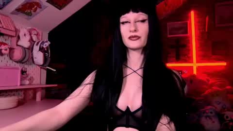 DEMONESS AMBER 666 online show from June 9, 4:24 am