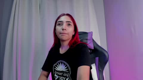 Snapshot of amberbaker21 chatting on February 7, 12:17 pm Amber Baker online show from February 7, 12:17 pm